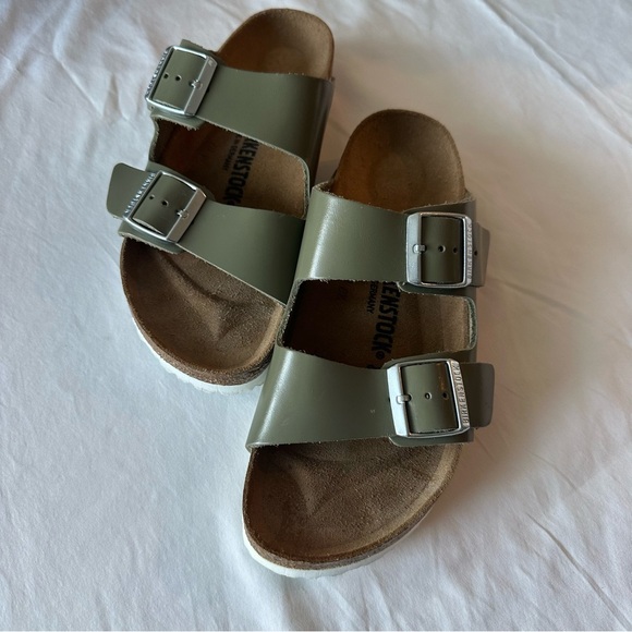 Birkenstock Arizona Sandals - Picture 2 of 4